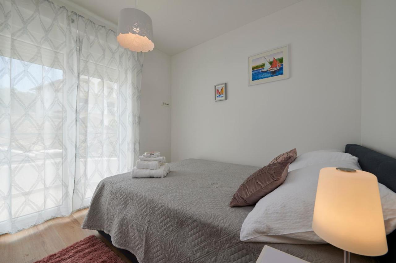 Apartmani Kelava โตรกีร์ ภายนอก รูปภาพ